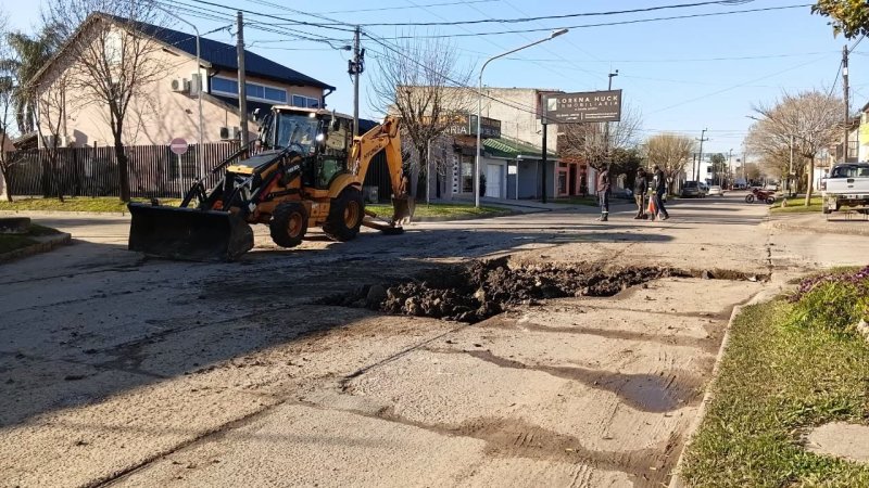 El Municipio realiza trabajos de reparación de distintas calles de Maciá