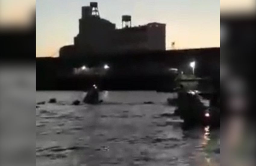 Se hundió una lancha frente al puerto de Concepción del Uruguay: video