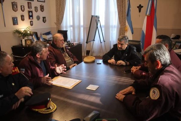 Bomberos Voluntarios se reunieron con Roncaglia y esperan que el gobierno pague lo que adeuda