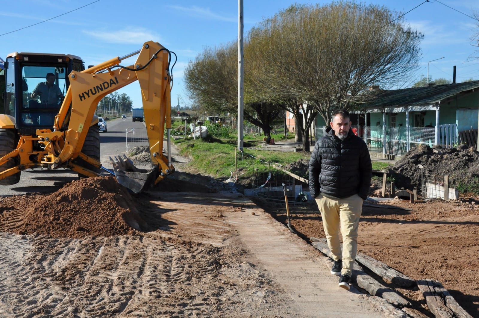 Müller recorrió calle Echagüe: “Hace tiempo teníamos el plan de que esta calle sea de pavimento”