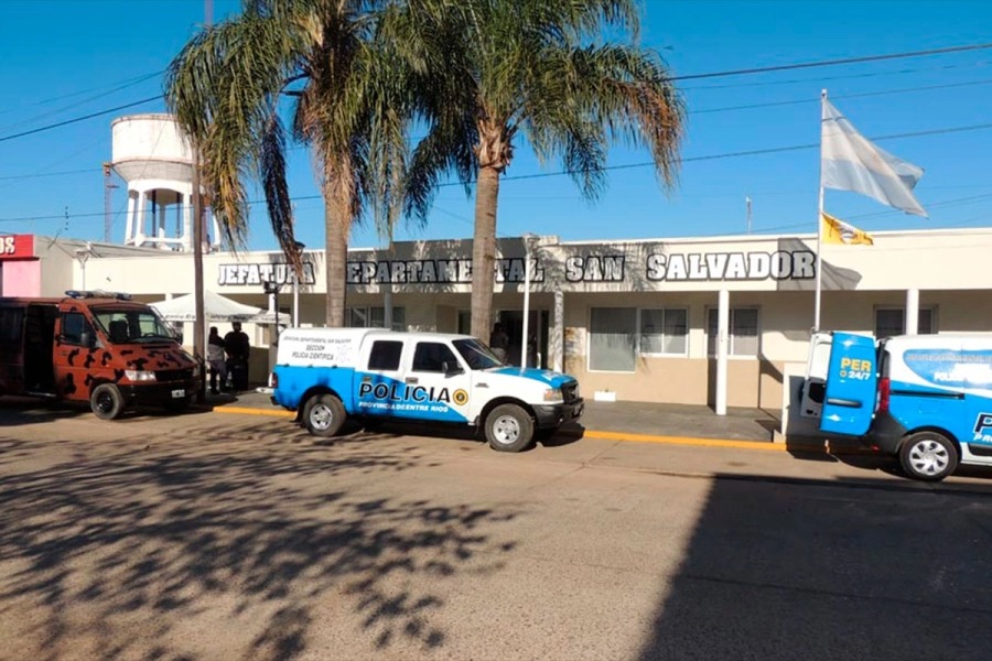 Investigan en San Salvador a empleados municipales por venta de arena para obras públicas
