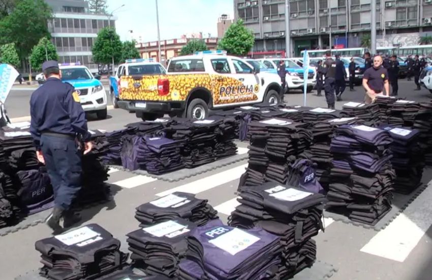 Policía de Entre Ríos incorporó 1.300 chalecos balísticos “para el cuidado de quienes nos cuidan”