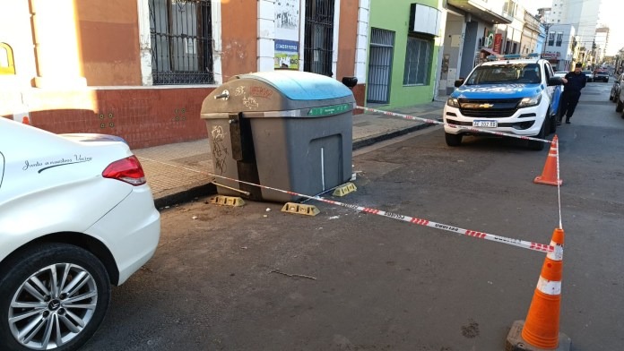 Macabro hallazgo en Paraná: encontraron dos fetos en un contenedor de residuos