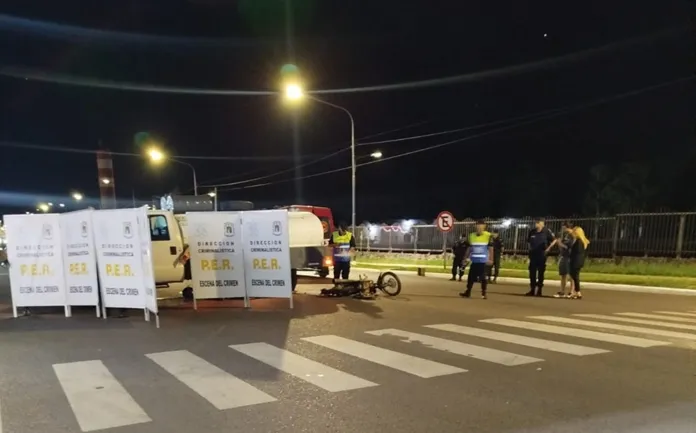 Un motociclista murió al chocar contra un camión en Concordia
