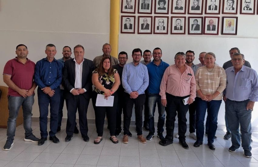 Vialidad Provincial y autoridades de Tala se reunieron en Mansilla para avanzar en mejoras de caminos productivos