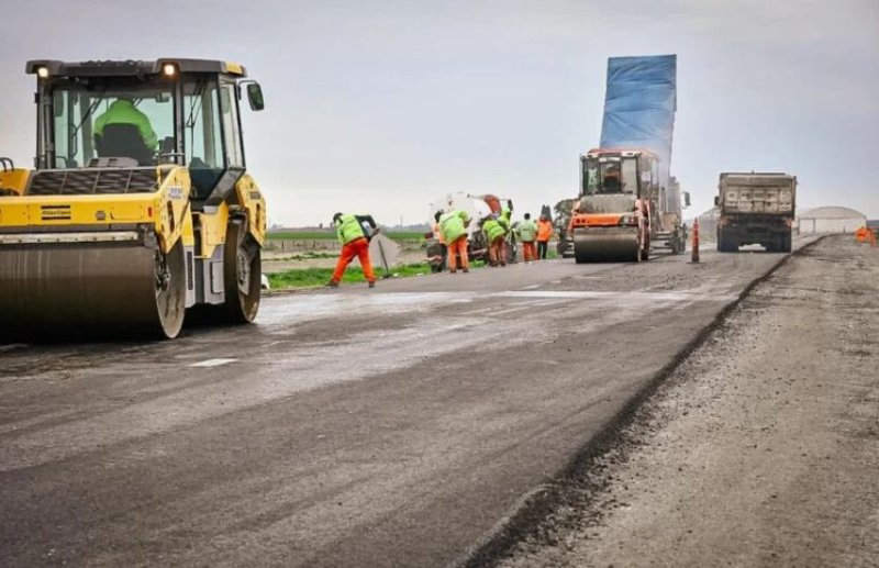 Entre Ríos oficializó el endeudamiento internacional por 307 millones de dólares para obras viales